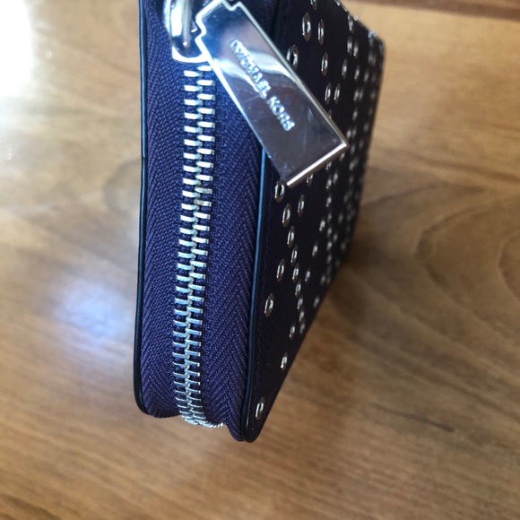 NWT - Picture 3 of 7